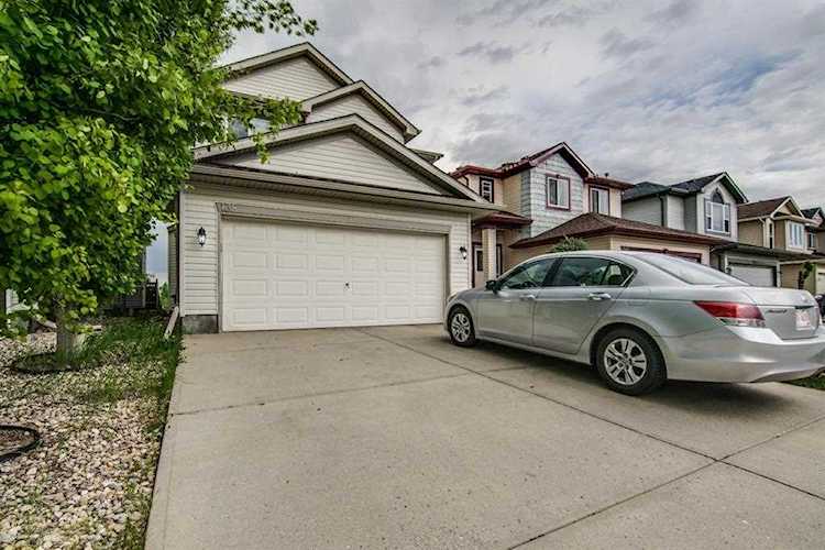 138 Bridlecrest Blvd SW Calgary, AB T2Y 4Y7