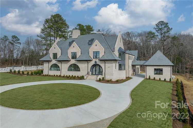 8011 Litaker Manor Ct Charlotte, NC 28270