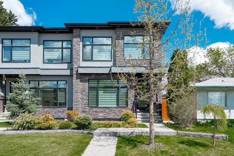 232 40 Ave NW Calgary, AB T2K 0E4