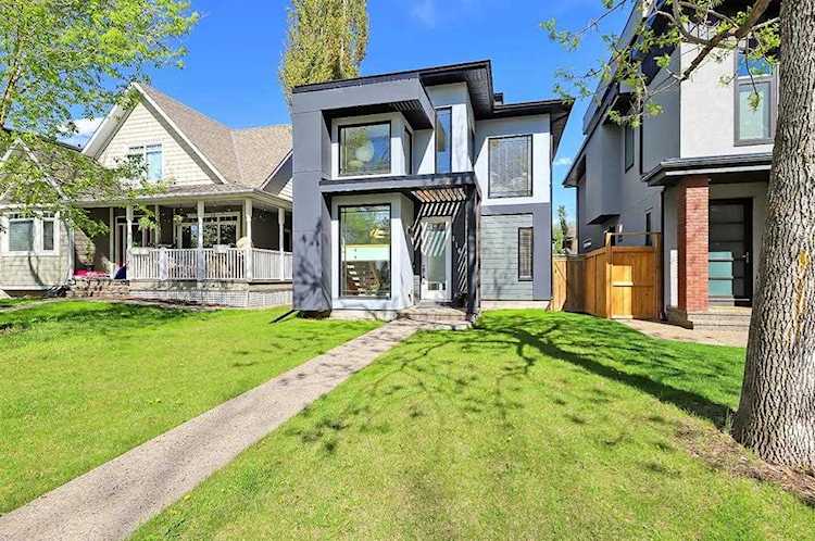 116 34A St NW Calgary, AB T2N 2Y3
