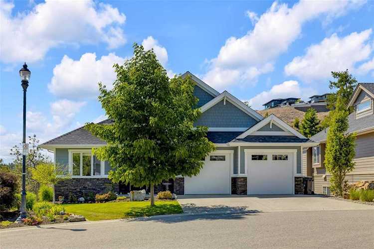 242 Lost Creek Court Kelowna, BC V1V3B7