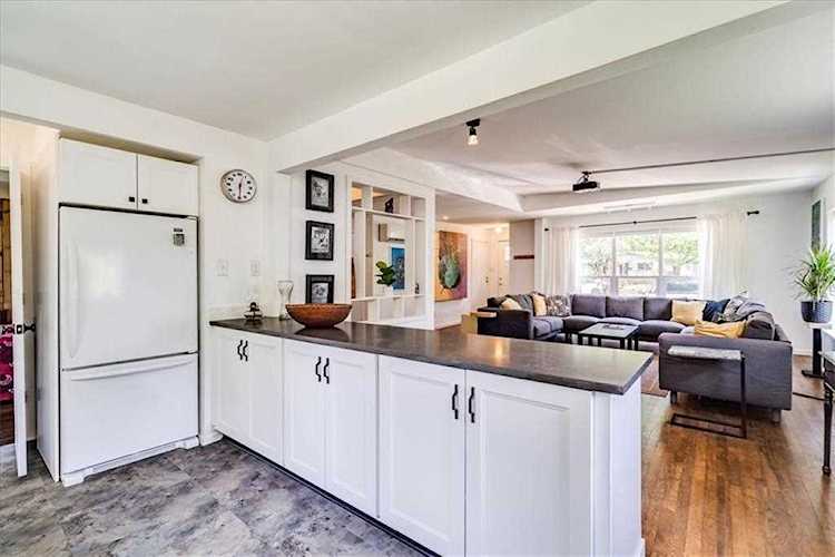 5323 Downs DR Austin, TX 78721