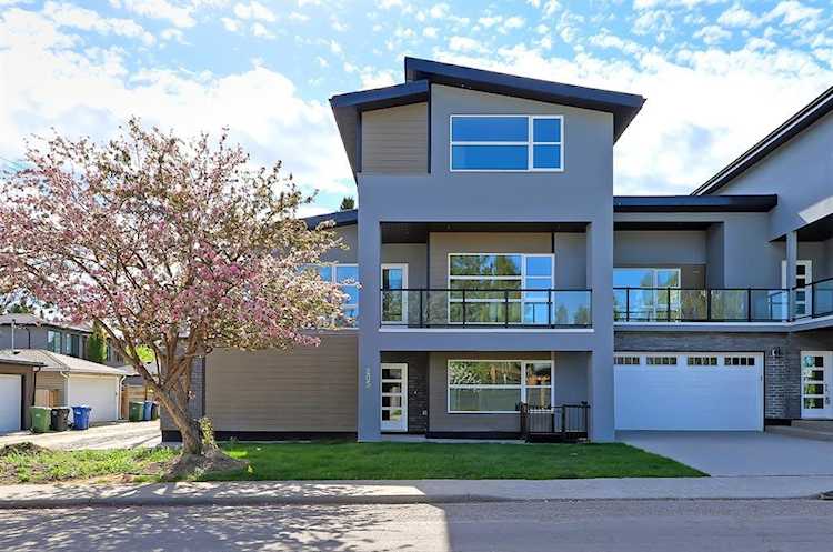 205 35A St SW Calgary, AB T3J 1G8