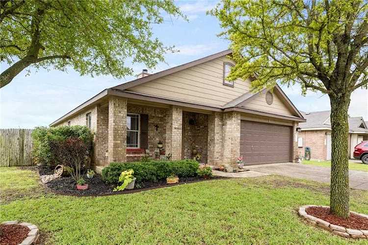 224 Mossy Rock DR Hutto, TX 78634