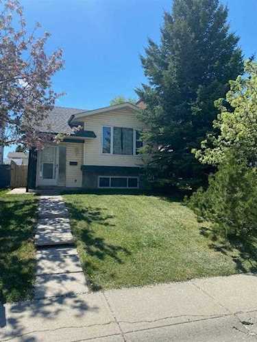 119 Silverstone Rd NW Calgary, AB T3B 4Y6