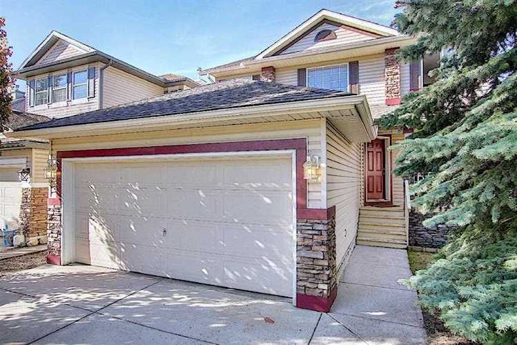 35 Chapala Way SE Calgary, AB T2X 3S7