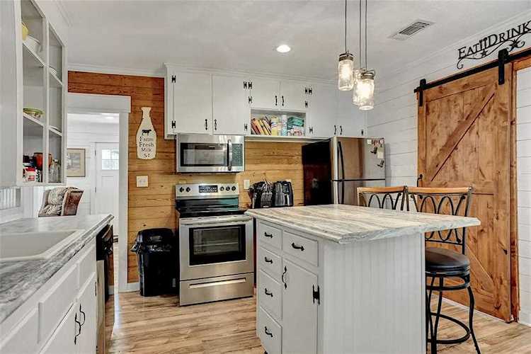 113 Otis Street Whitesboro, TX 76273