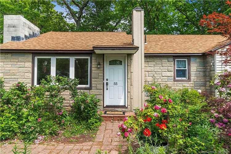 55 Nosahogan Drive Southington, CT 06479