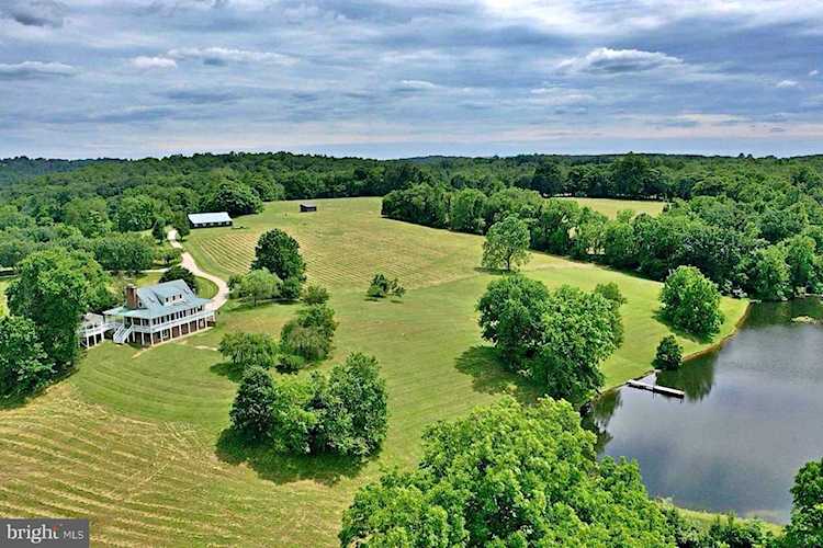 19745 Shelburne Glebe Rd Purcellville, VA 20132