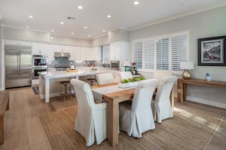 1436 Mackinnon Cardiff By The Sea, CA 92007