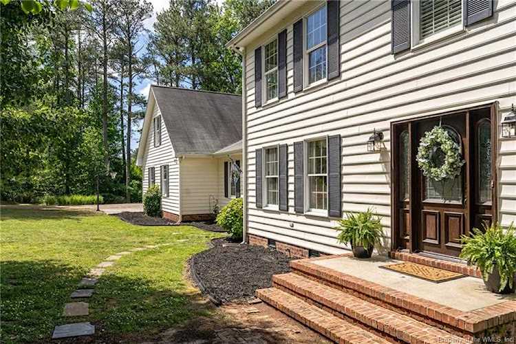 6380 W River Rd Aylett, VA 23009