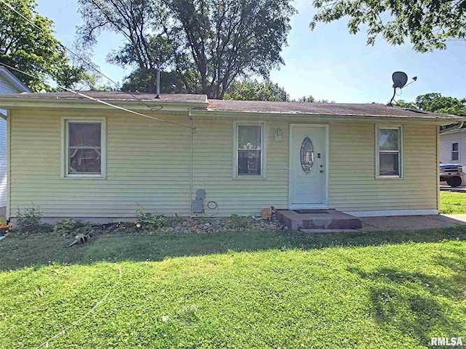 1158 49th St Moline, IL 61265