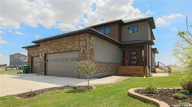 98 Aspen Village Dr Emerald Park, SK S4L 0C4
