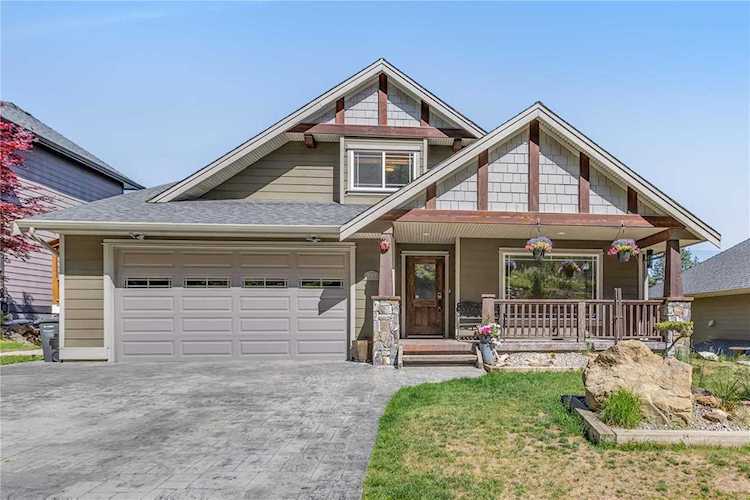 325 Tucker Court Kelowna, BC V1V2S9