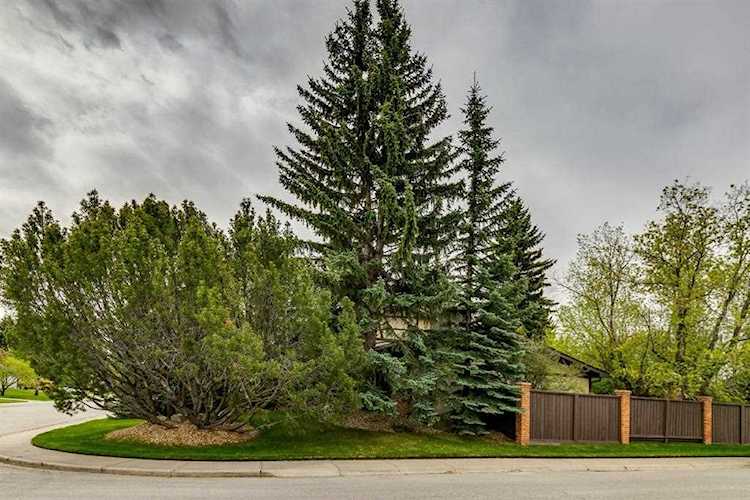 603 Willoughby Crescent SE Calgary, AB T2J 1Z9