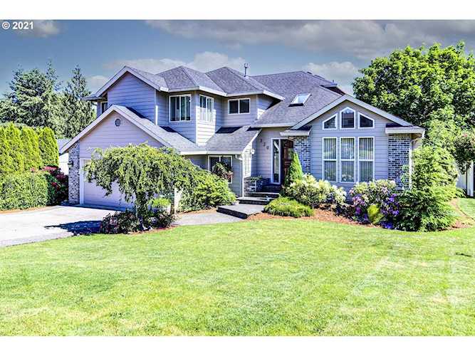 320 W 7th St La Center, WA 98629