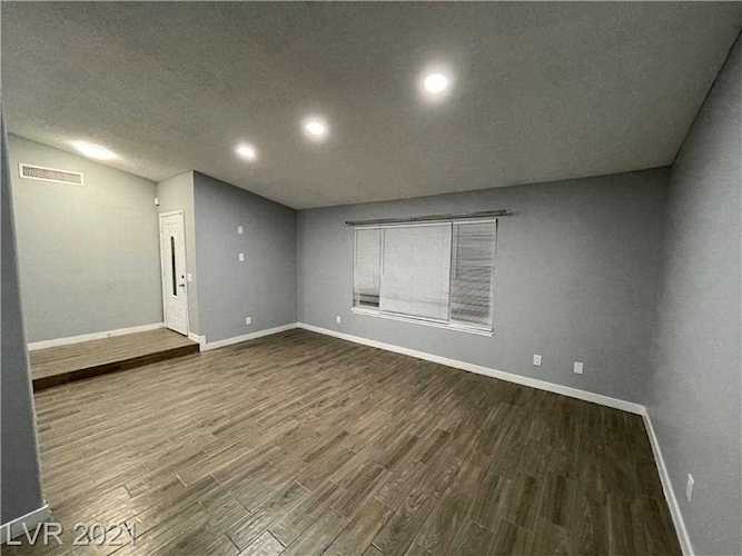 845 Dawn Dr Las Vegas, NV 89110