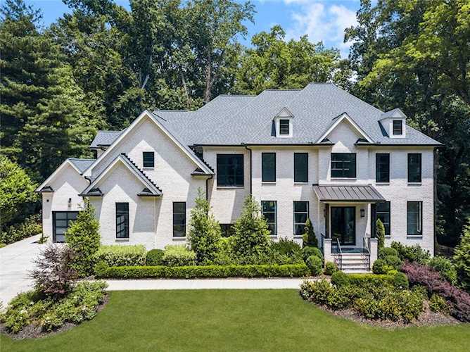 4555 Mystic Dr Atlanta, GA 30342