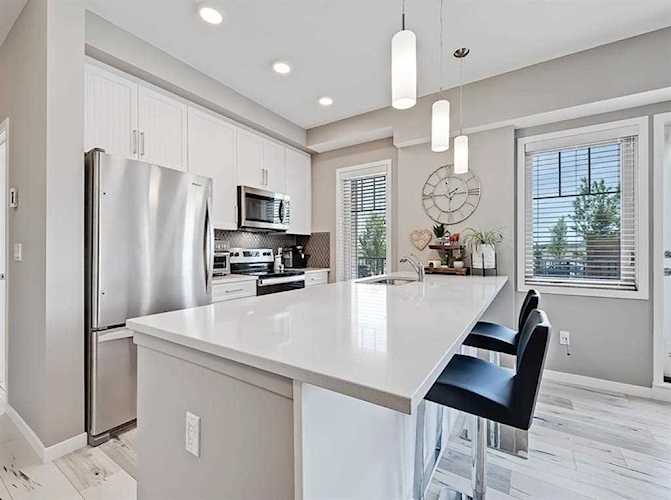 30 Mahogany Mews SE #116 Calgary, AB T3M 3H4