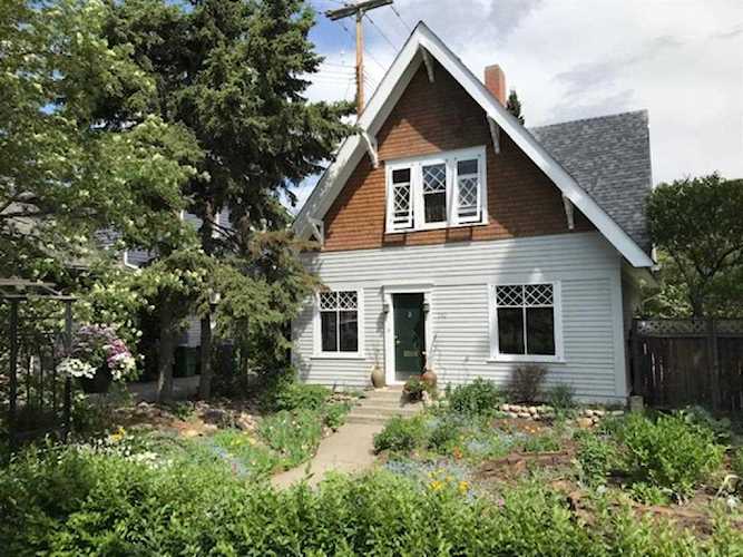 710 38 Ave SW Calgary, AB T2T 2H7