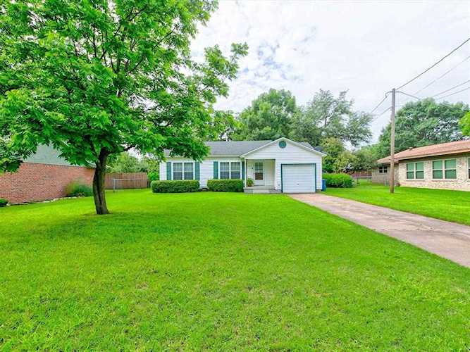 417 W Doyle Street Granbury, TX 76048