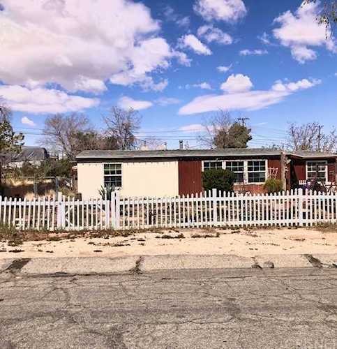 1127 W Avenue P14 Palmdale, CA 93551