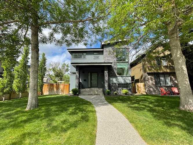 139 35 St NW Calgary, AB T2N 2Z2
