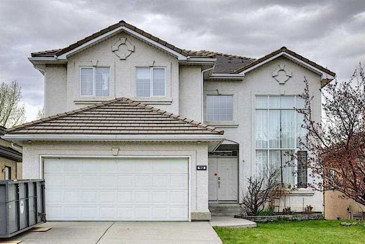 92 Hampstead Rd NW Calgary, AB T3A 6G5