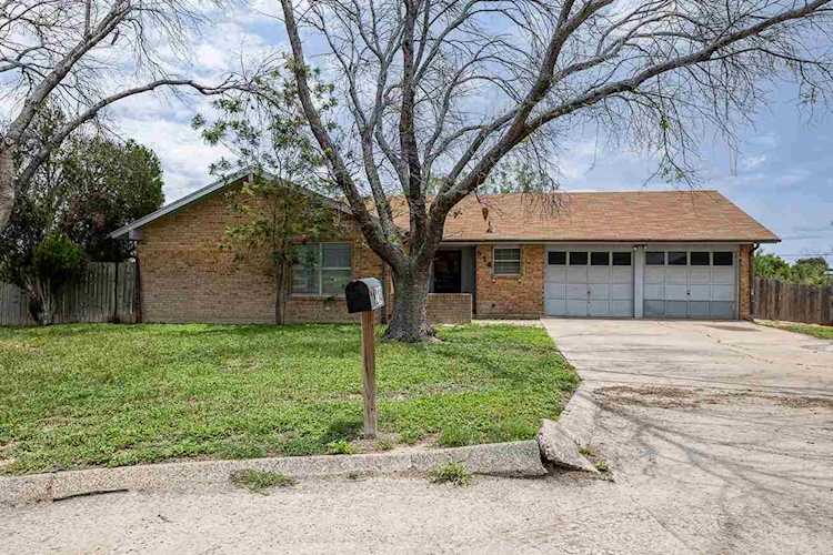 214 Tomahawk Trl Del Rio, TX 78840