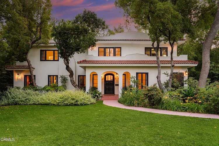1095 Armada Dr Pasadena, CA 91103