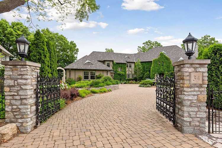 34 Kenwood Parkway Saint Paul, MN 55105