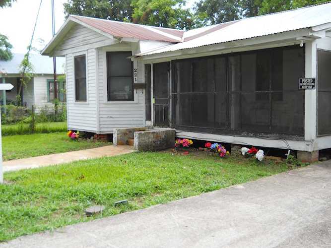 221 Weber Street Jeanerette, LA 70544