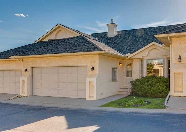 119 Edgepark Villas NW Calgary, AB T3A 3S2