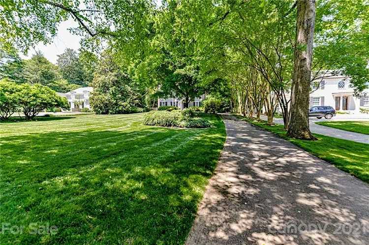 1934 Overhill Rd Charlotte, NC 28211