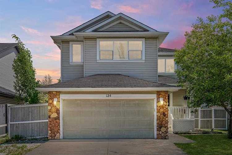 134 Invermere Dr Chestermere, AB T1X 1L1