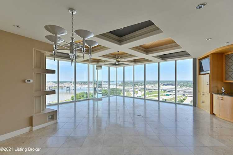 222 E Witherspoon St #1703 Louisville, KY 40202