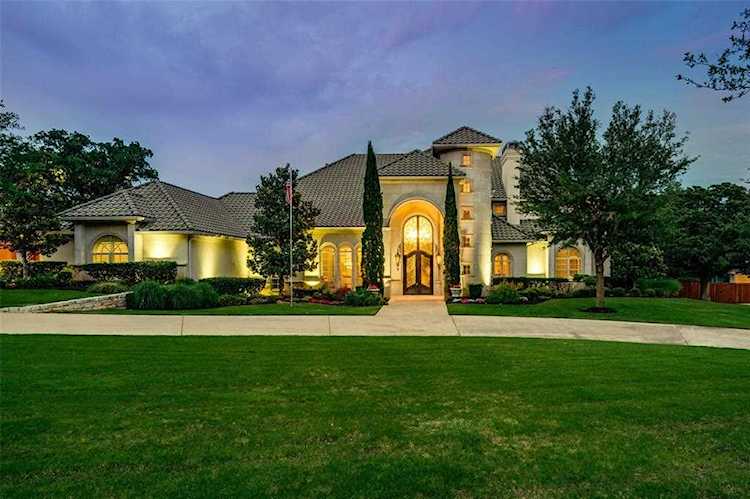 9 Home Place Court Dalworthington Gardens, TX 76016