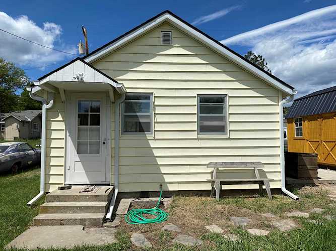 411 Orchard St Hot Springs, MT 59845