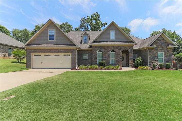 4512 Lakewood Park Drive Phenix City, AL 36867
