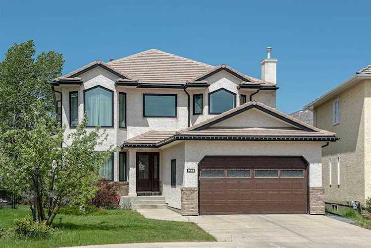 27 Hampstead Way NW Calgary, AB T3A 6A3