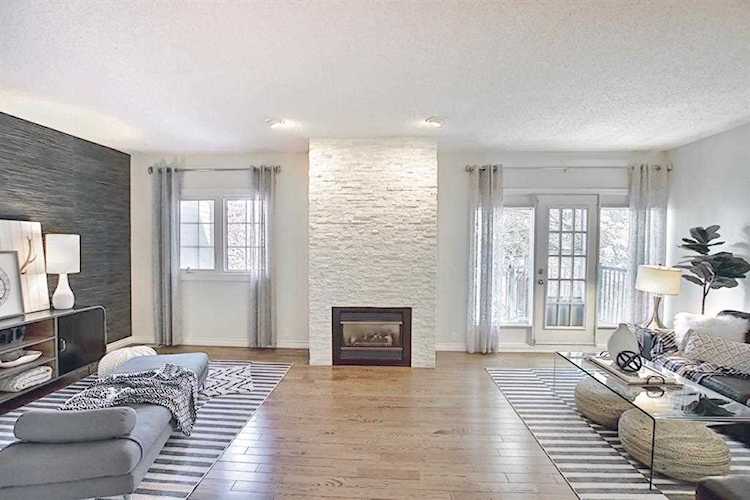 448 Strathcona Dr SW #33 Calgary, AB T3H 1M3