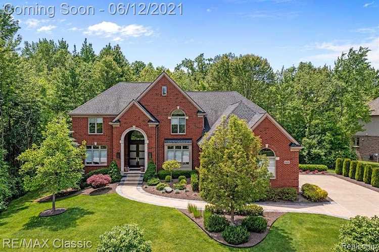 26255 Mandalay Circle Novi, MI 48374