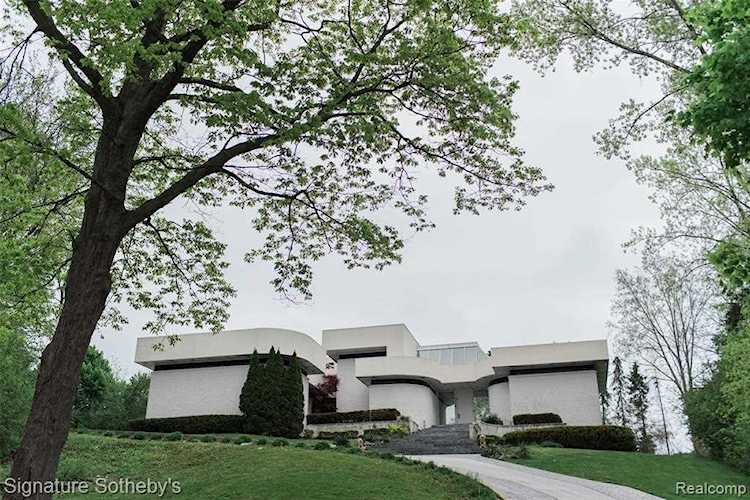 2156 Birchwood Way West Bloomfield Twp, MI 48302
