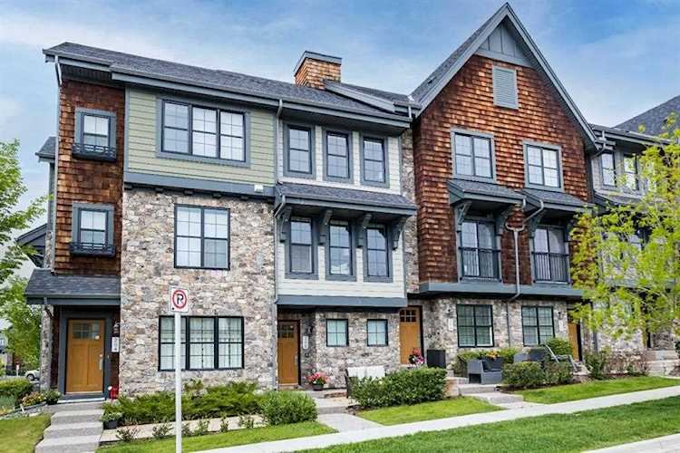 206 Ascot Circle SW Calgary, AB T3H 0W9