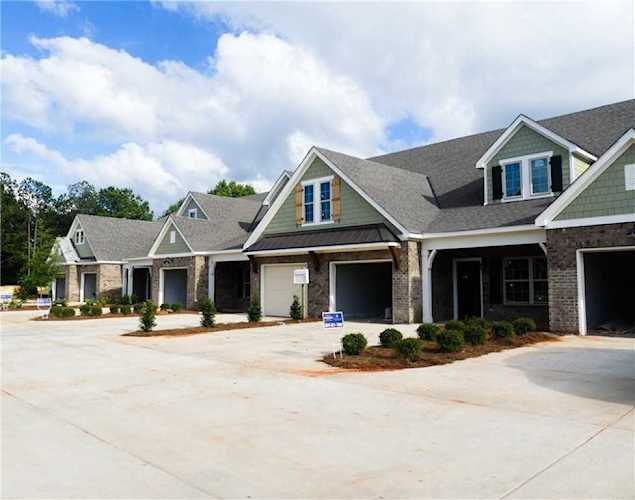 43 Merlin St Opelika, AL 36801