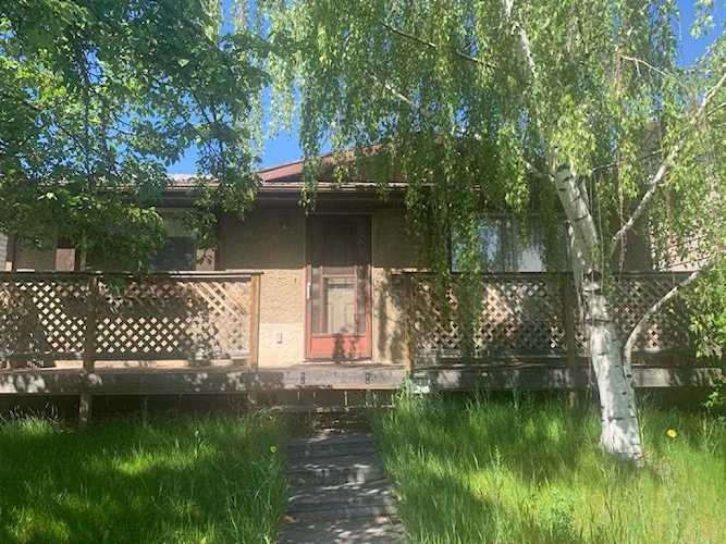 27 Ogmoor Crescent SE Calgary, AB T2C 2E8