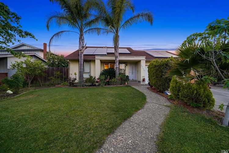522 Berkeley Way Fairfield, CA 94533 | MLS 321022177 Photo 1