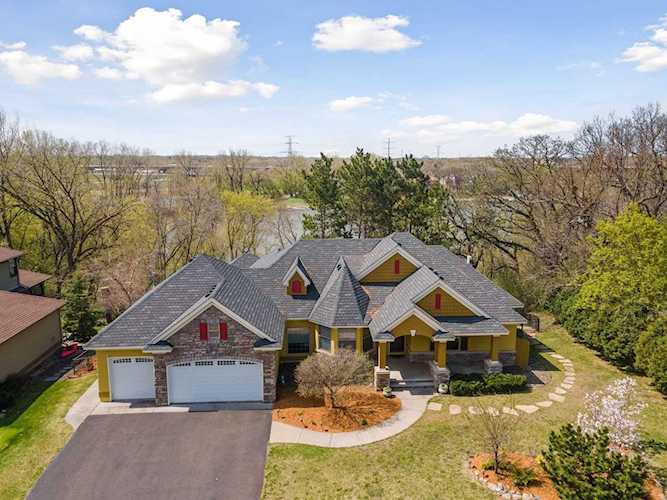 431 Vadnais Lake Drive Vadnais Heights, MN 55127