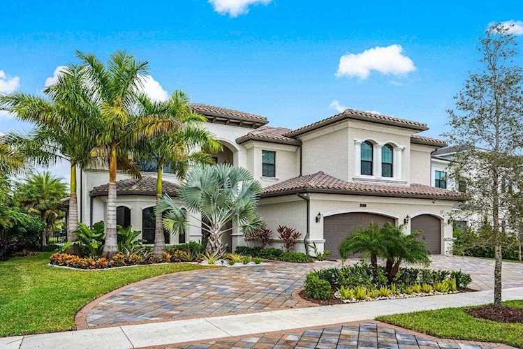 9717 Rennes Lane Delray Beach, FL 33446