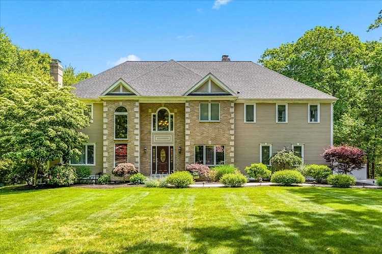 40 Newell Drive Franklin, MA 02038